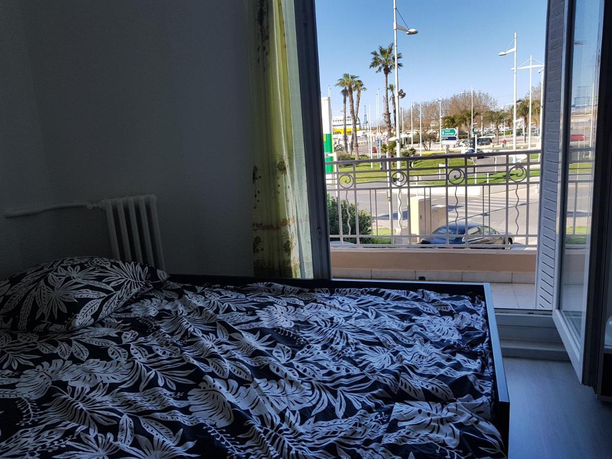 Studio With Sea View For 2 People Toulon Bagian luar foto