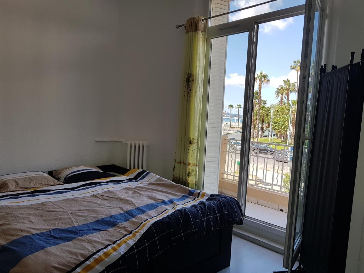 Studio With Sea View For 2 People Toulon Bagian luar foto